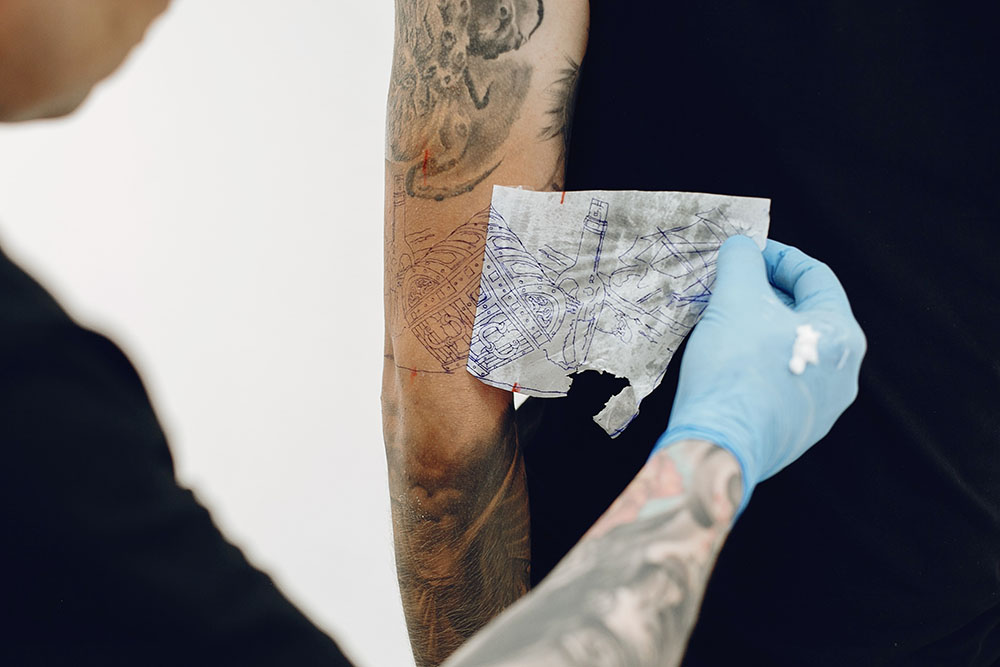 cách vệ sinh hình xăm